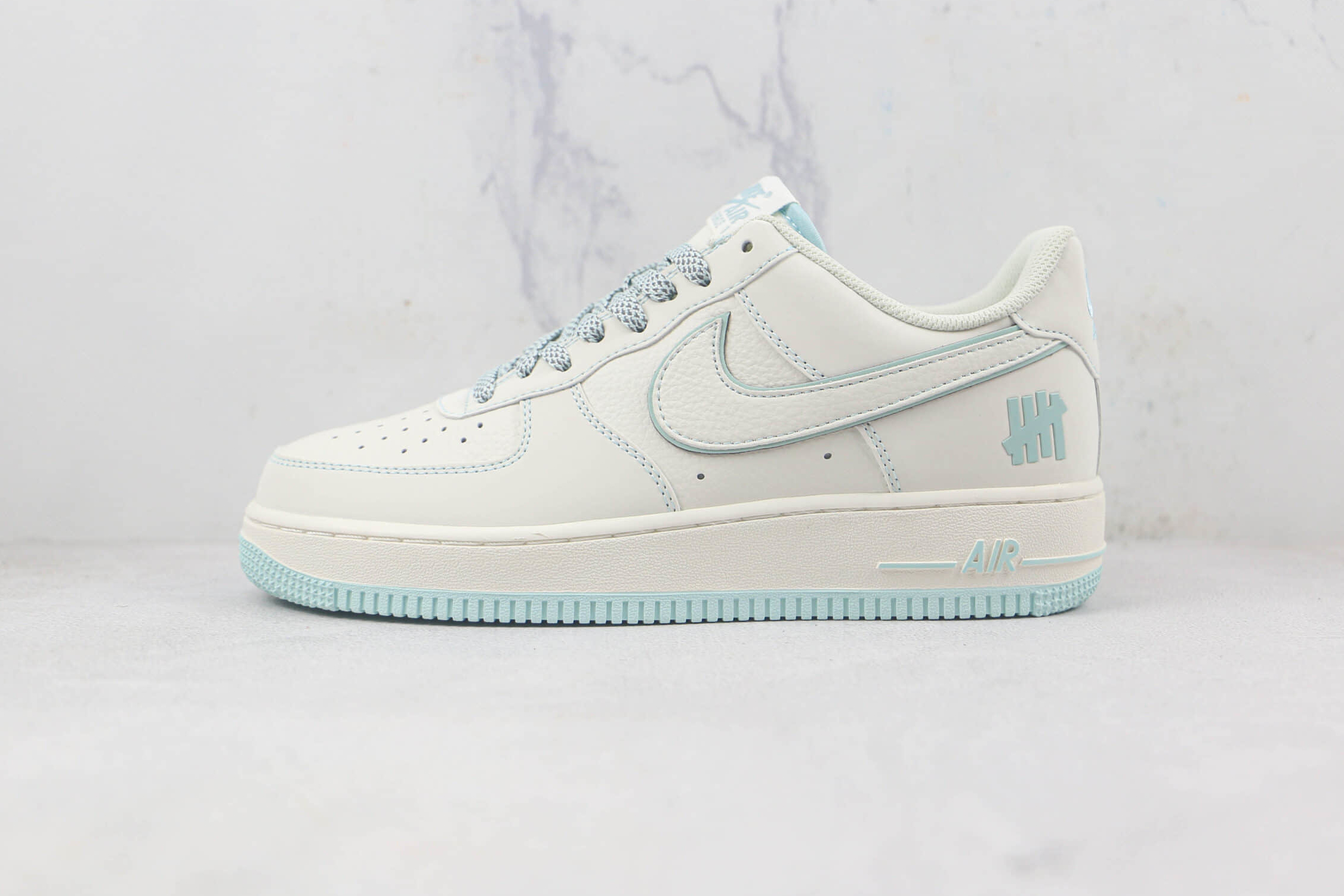 Undefeated x Nike Air Force 1 07 SU19 White Light Blue - Limited Edition